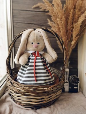 Зайка Ми в платье 