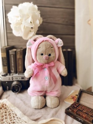 Зайка Ми в меховом комбинезоне 